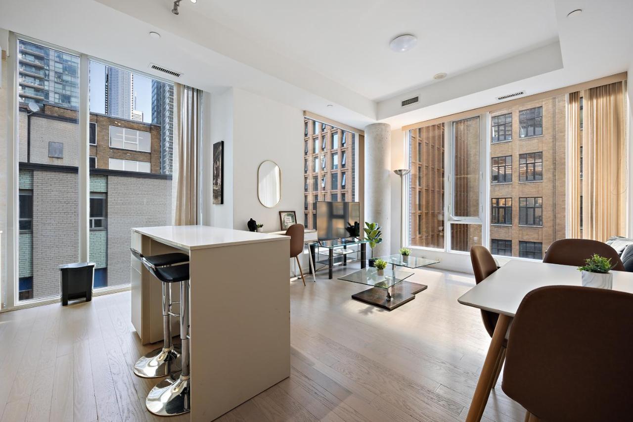 Modern Condo In The Heart Of Downtown Toronto Kültér fotó