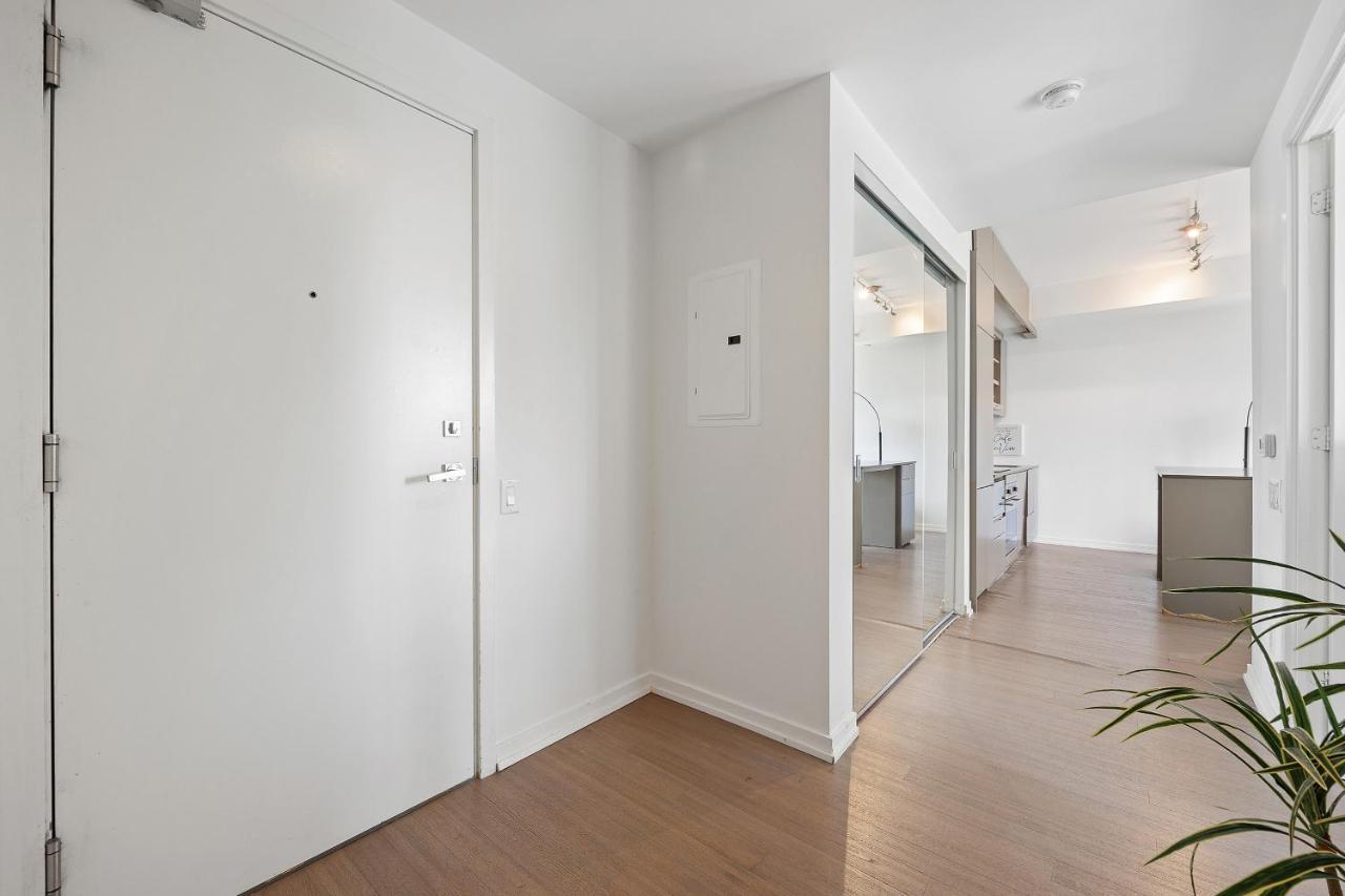 Modern Condo In The Heart Of Downtown Toronto Kültér fotó